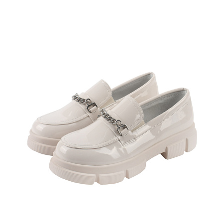 Туфли BARBARIS лоферы лаковые с декором цепочка бежевые  