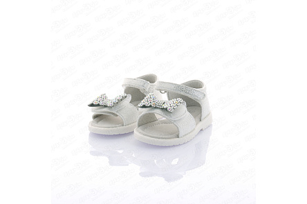 Сандалии Pasito со стразами на бантике с серебристыми вкраплениями белые  - фото 360